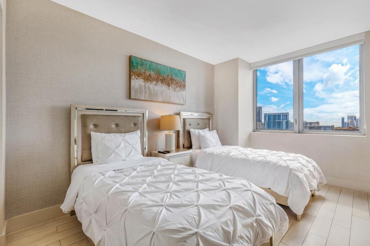 Resort-Style Living With Direct Ocean Views - 3Br Beauty Hallandale Beach Exteriör bild