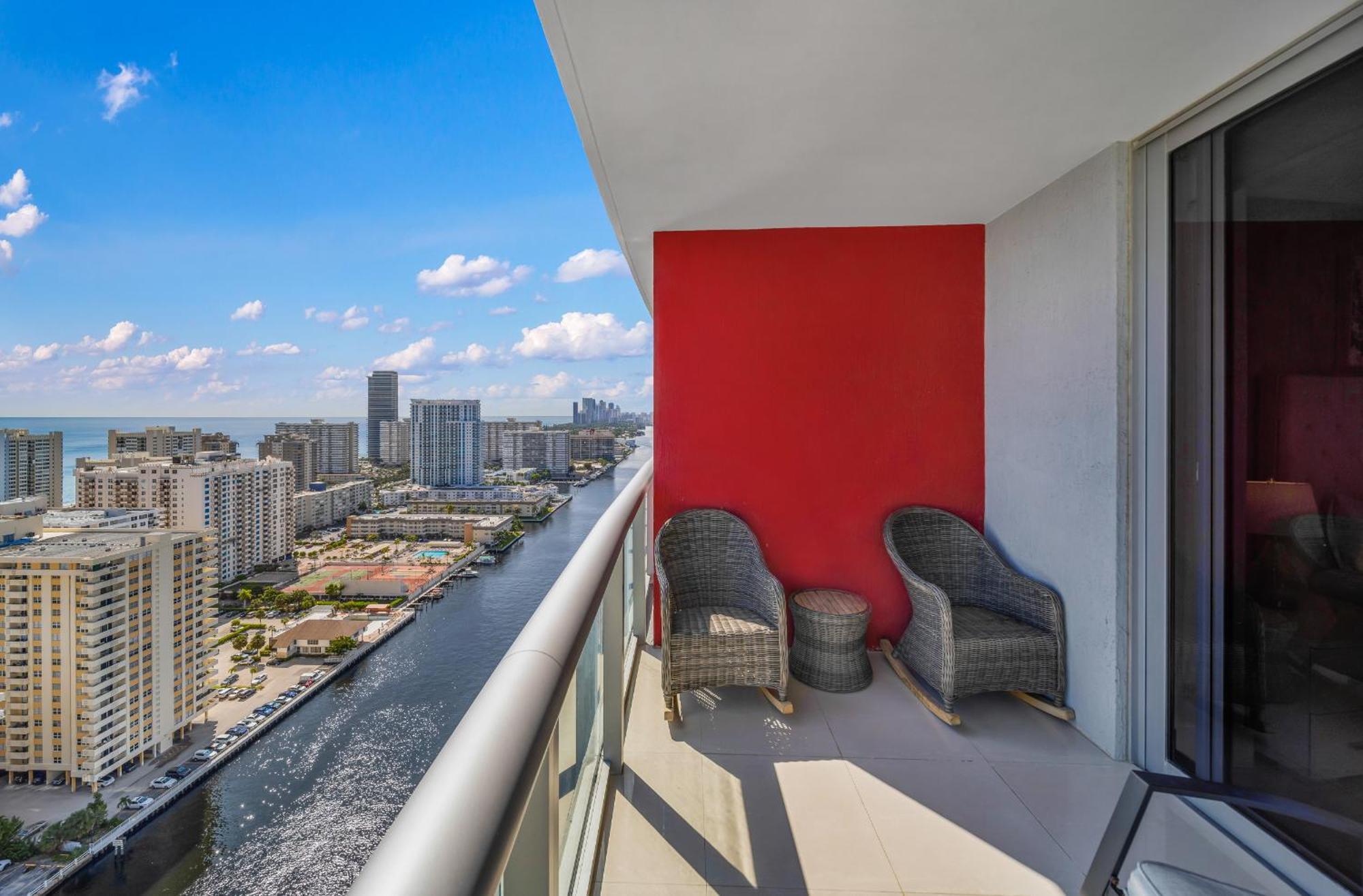 Resort-Style Living With Direct Ocean Views - 3Br Beauty Hallandale Beach Exteriör bild