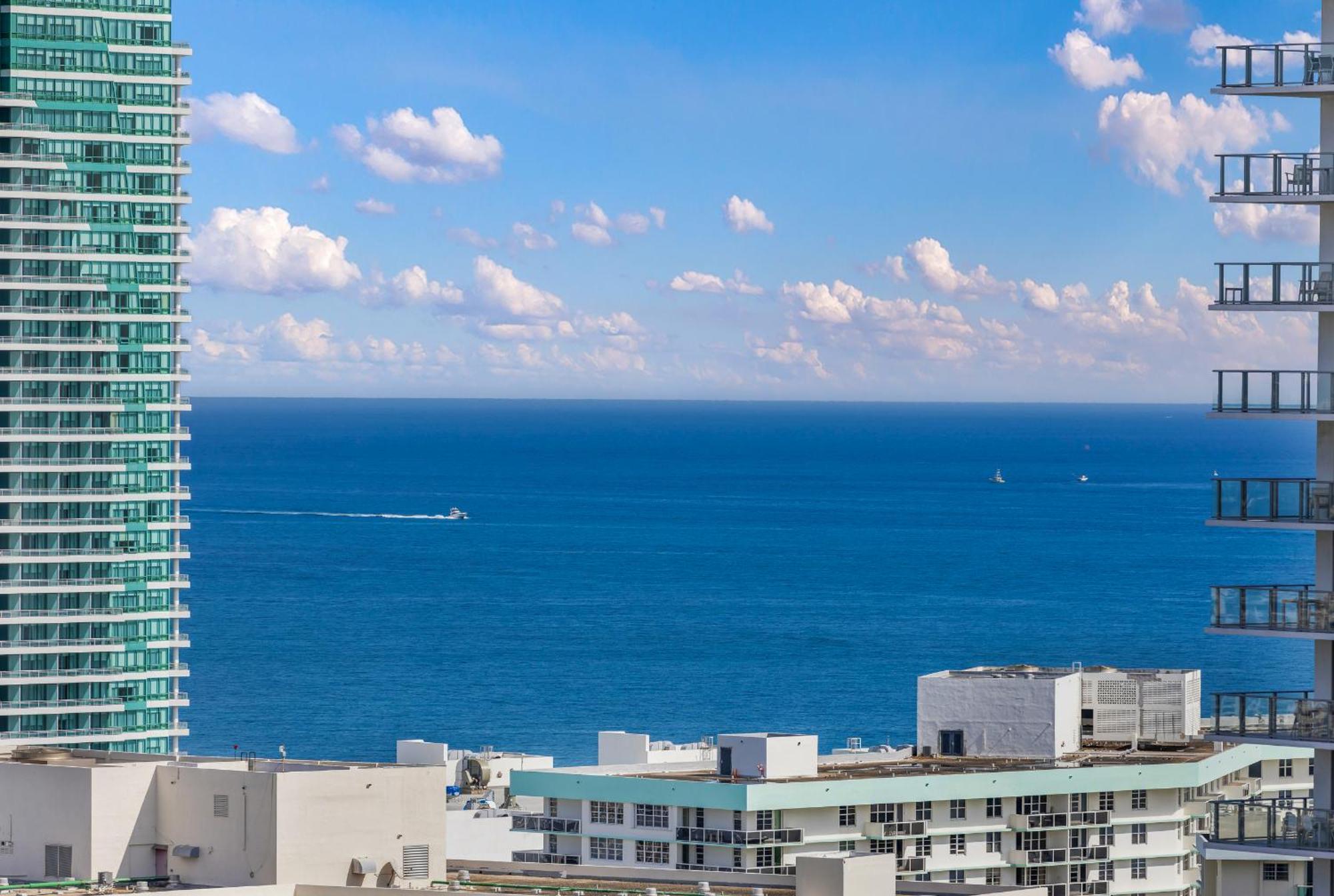 Resort-Style Living With Direct Ocean Views - 3Br Beauty Hallandale Beach Exteriör bild