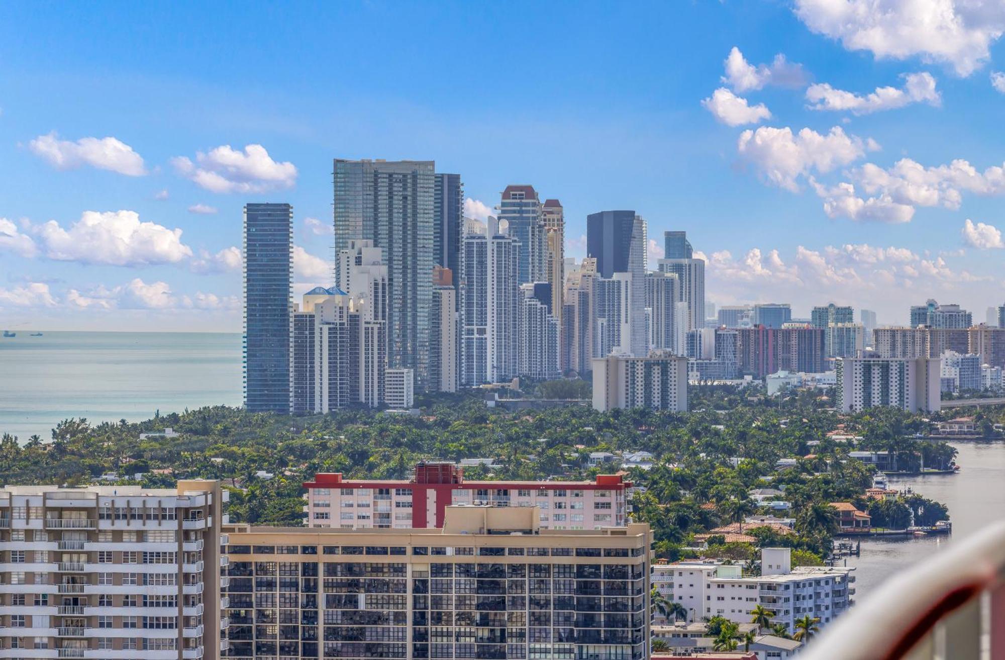 Resort-Style Living With Direct Ocean Views - 3Br Beauty Hallandale Beach Exteriör bild