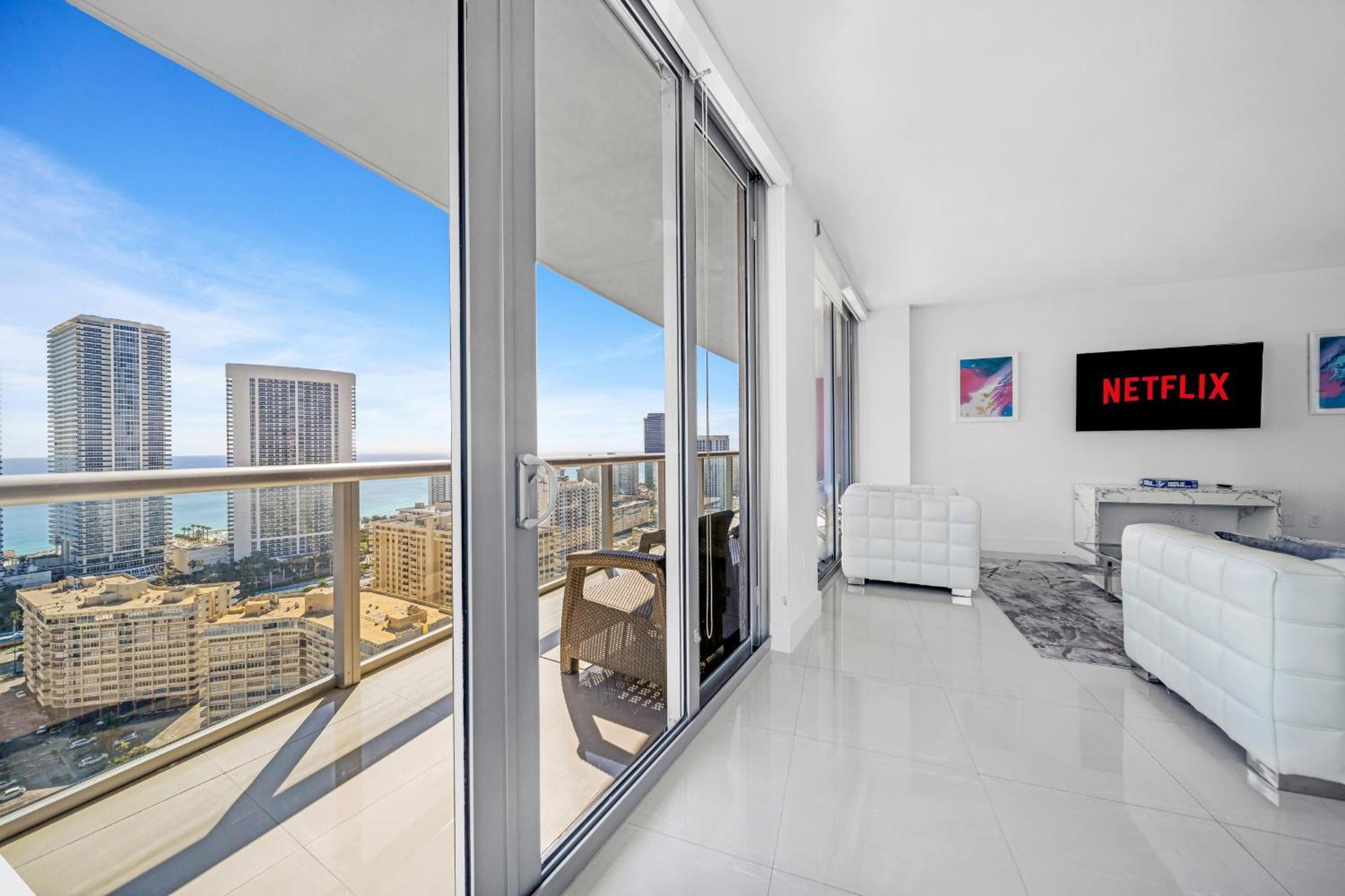 Resort-Style Living With Direct Ocean Views - 3Br Beauty Hallandale Beach Exteriör bild