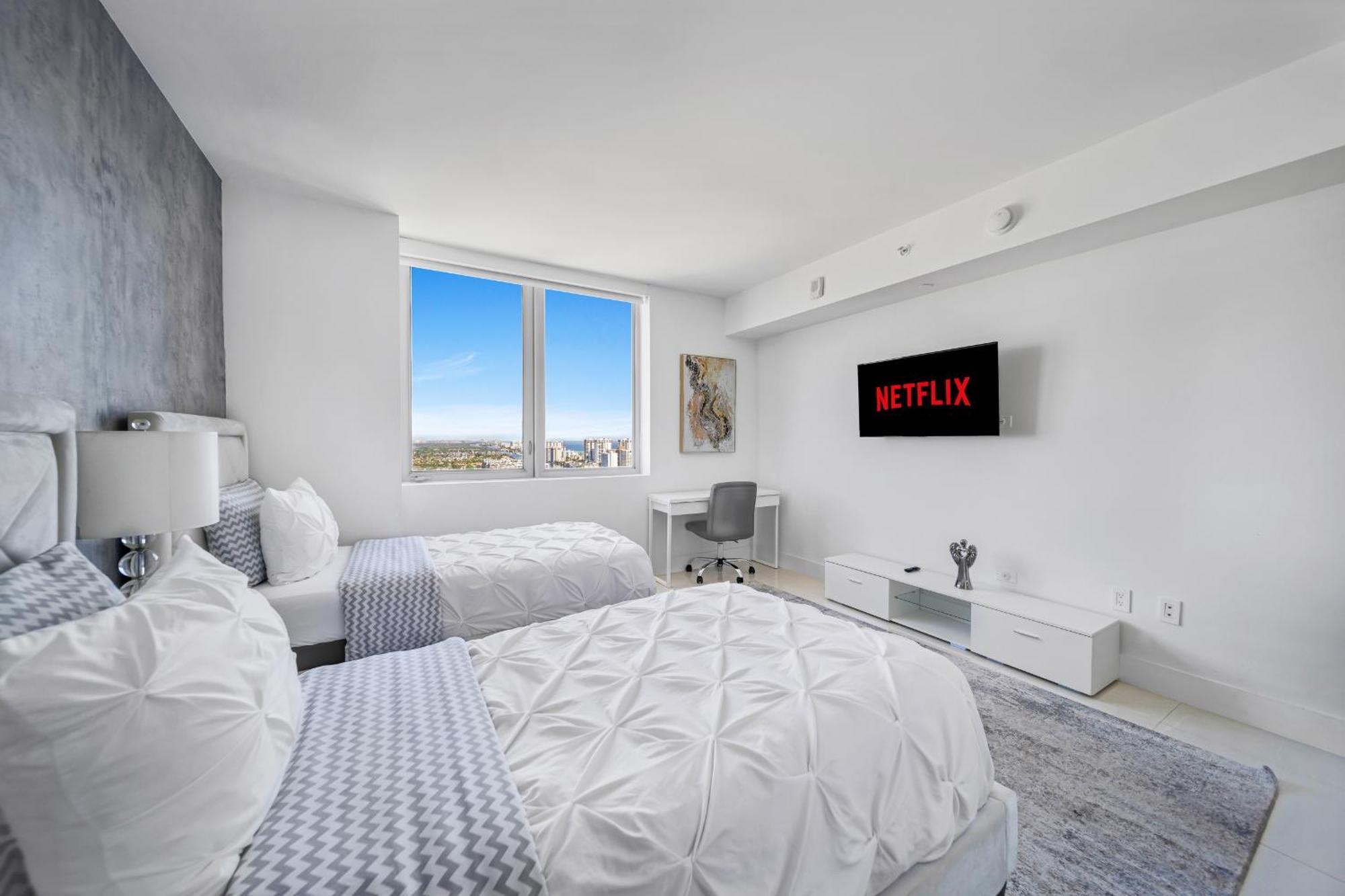 Resort-Style Living With Direct Ocean Views - 3Br Beauty Hallandale Beach Exteriör bild